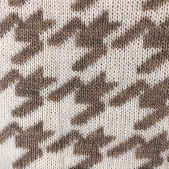 Jessica Simpson Sweater Vest size large - Picture 5 of 8